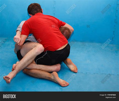 Mixed wrestling on the ground 2